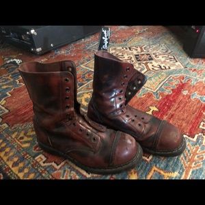 Gripfast 10 eyelet vintage burgundy combat boots✨